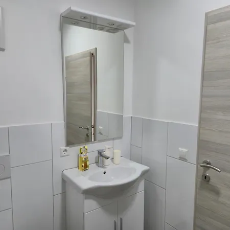 Appartement Travel & Bike An Der Donau - Mit Bike Garage, Wifi & Self-check-in